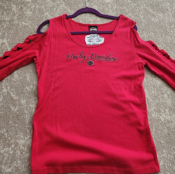 Harley-Davidson Tops - Women's Long Sleeve Harley Davidson shirt.